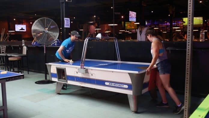 is there competitive air hockey 4