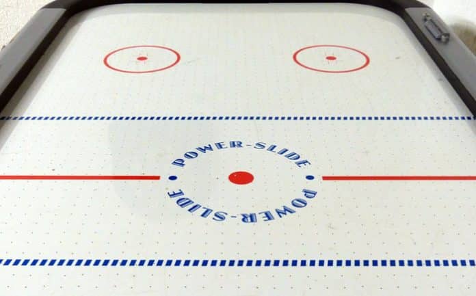 what is the difference between ice hockey and air hockey 5